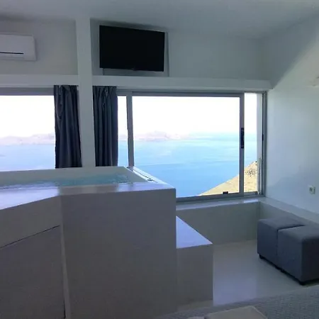 Cliff Suites Apartment